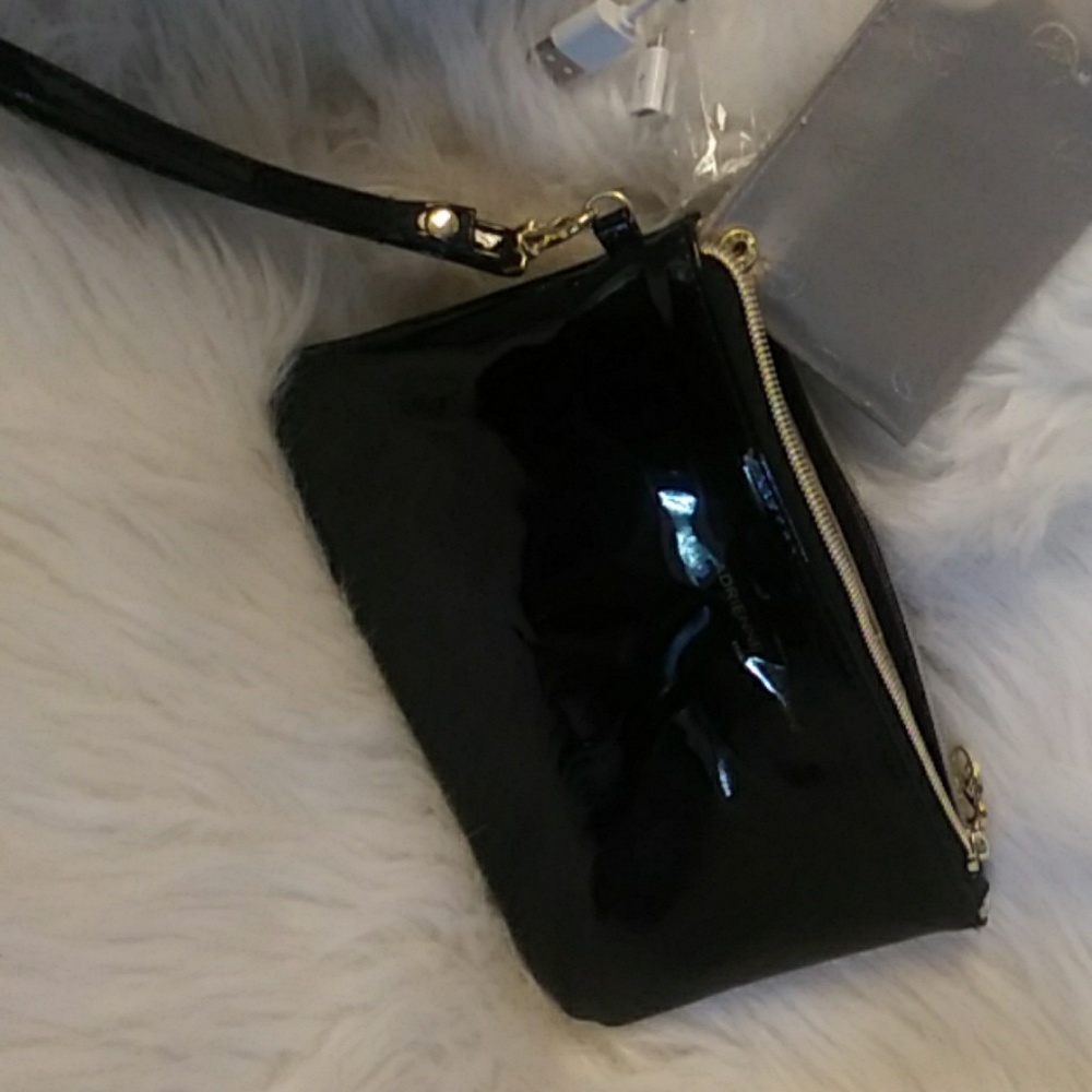 Adrienne Vittadini /Charging wallet
